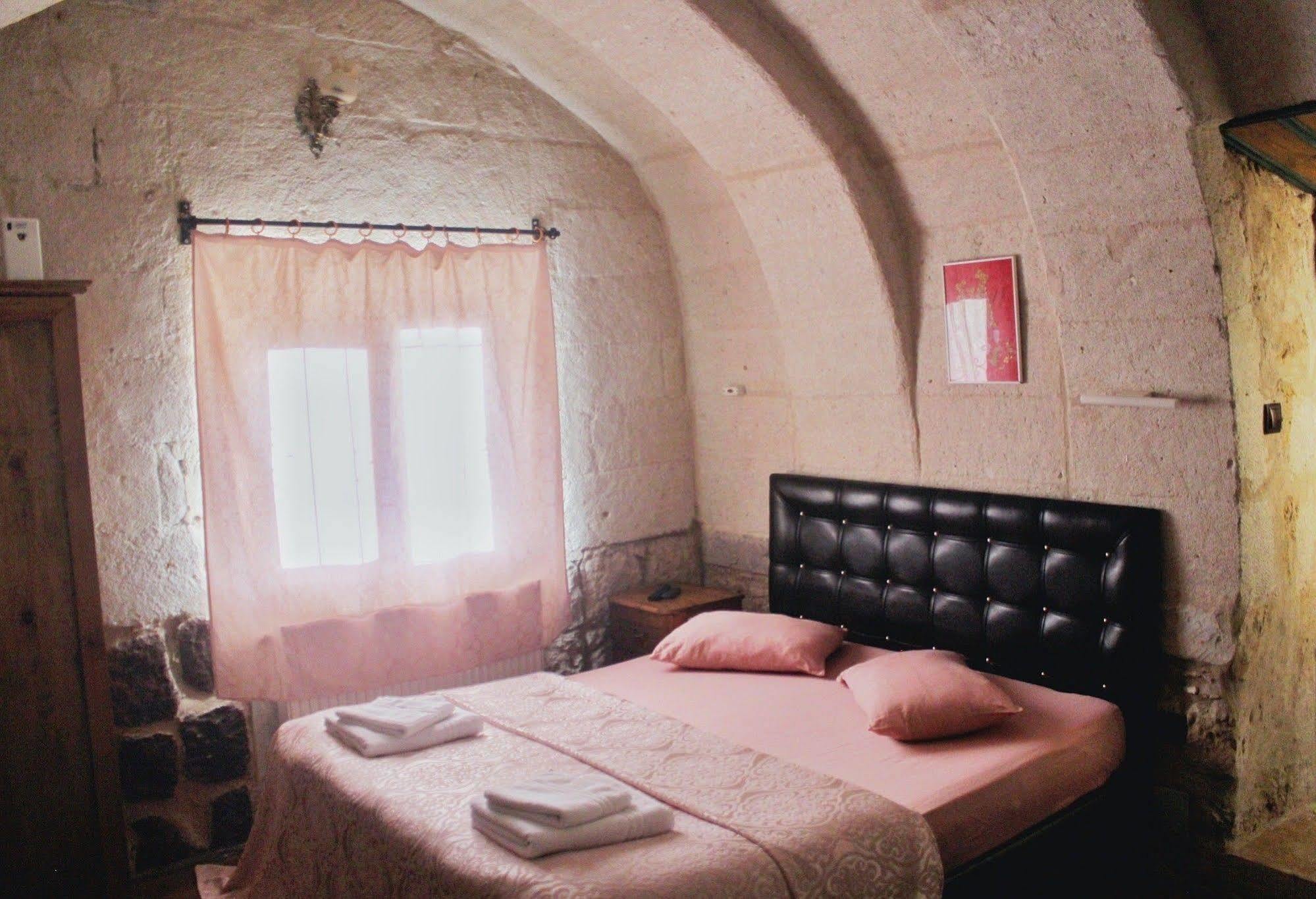 7 Oda Kapadokya Cave Hotel 어굽 외부 사진
